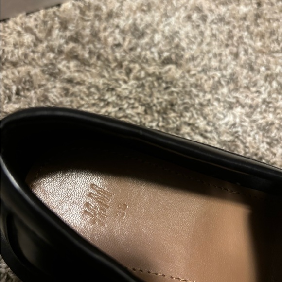 NEW. Black Chunky Loafers with Classy Golf Chain Accent 🥳 - Picture 2 of 4